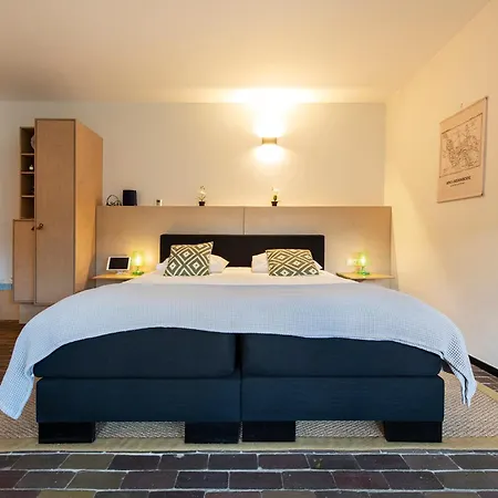 Aan Het Dijksteegje Bed & Breakfast
